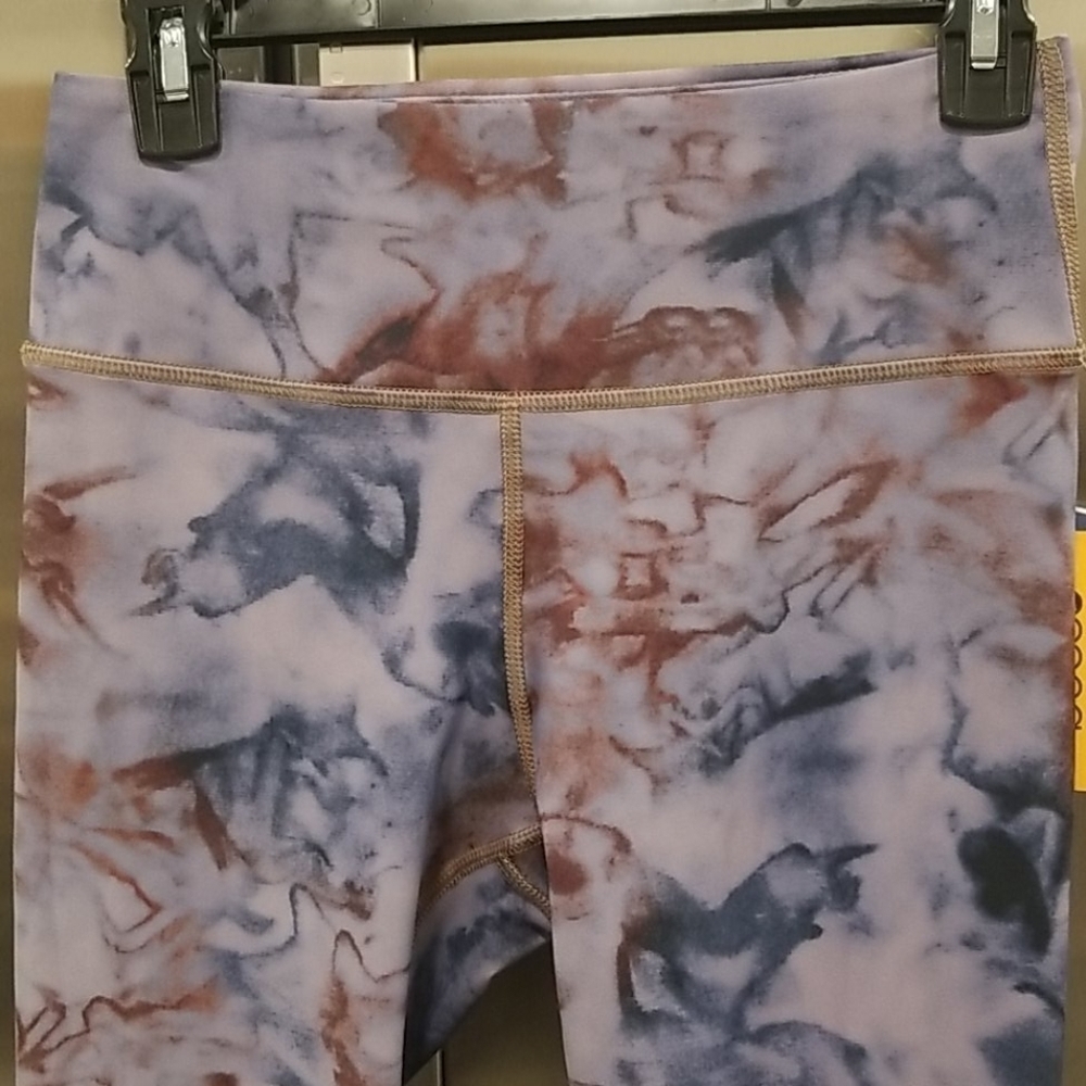 💕BECCO💕 Capri Yoga Leggings ~ Tie Dye - Picture 3 of 7
